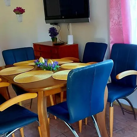 Letniskowy Lipowy Dworek Apartman